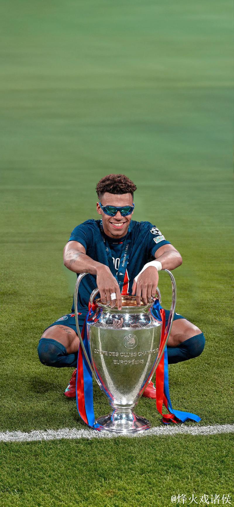 欧冠-扎巴尔尼失误送两点 杜埃梅开二度 巴黎7-2大胜药厂